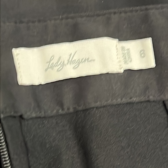 Lady Hagen Black size 6 skort, has pockets perfect for a round of golf - Picture 9 of 16